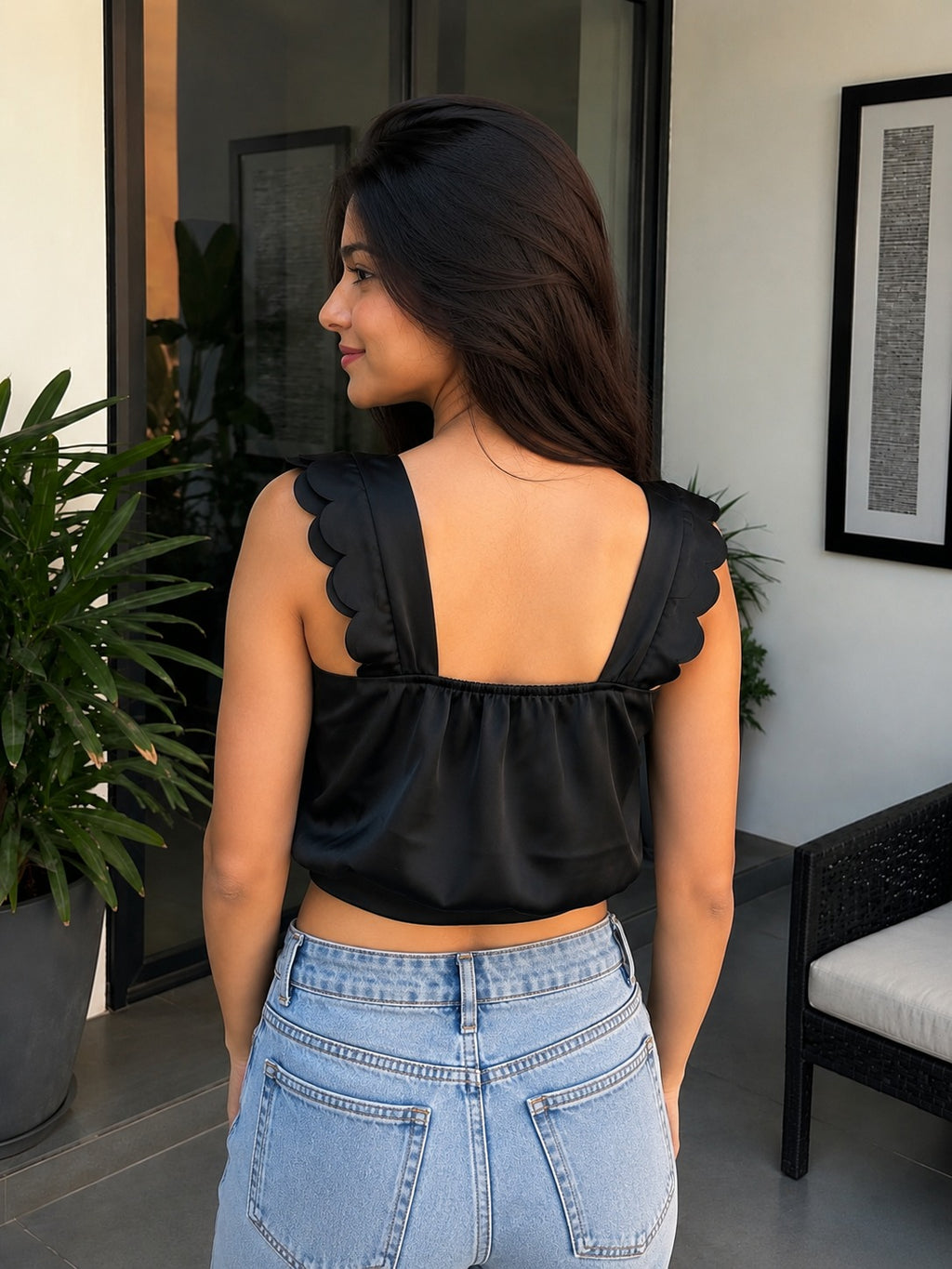 Scalloped Crop Top / Sleeveless Top