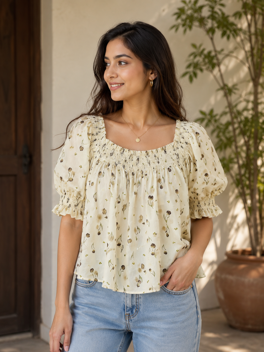 Top square neck