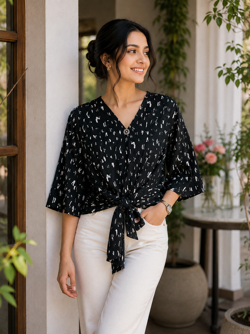 Black knot style Top