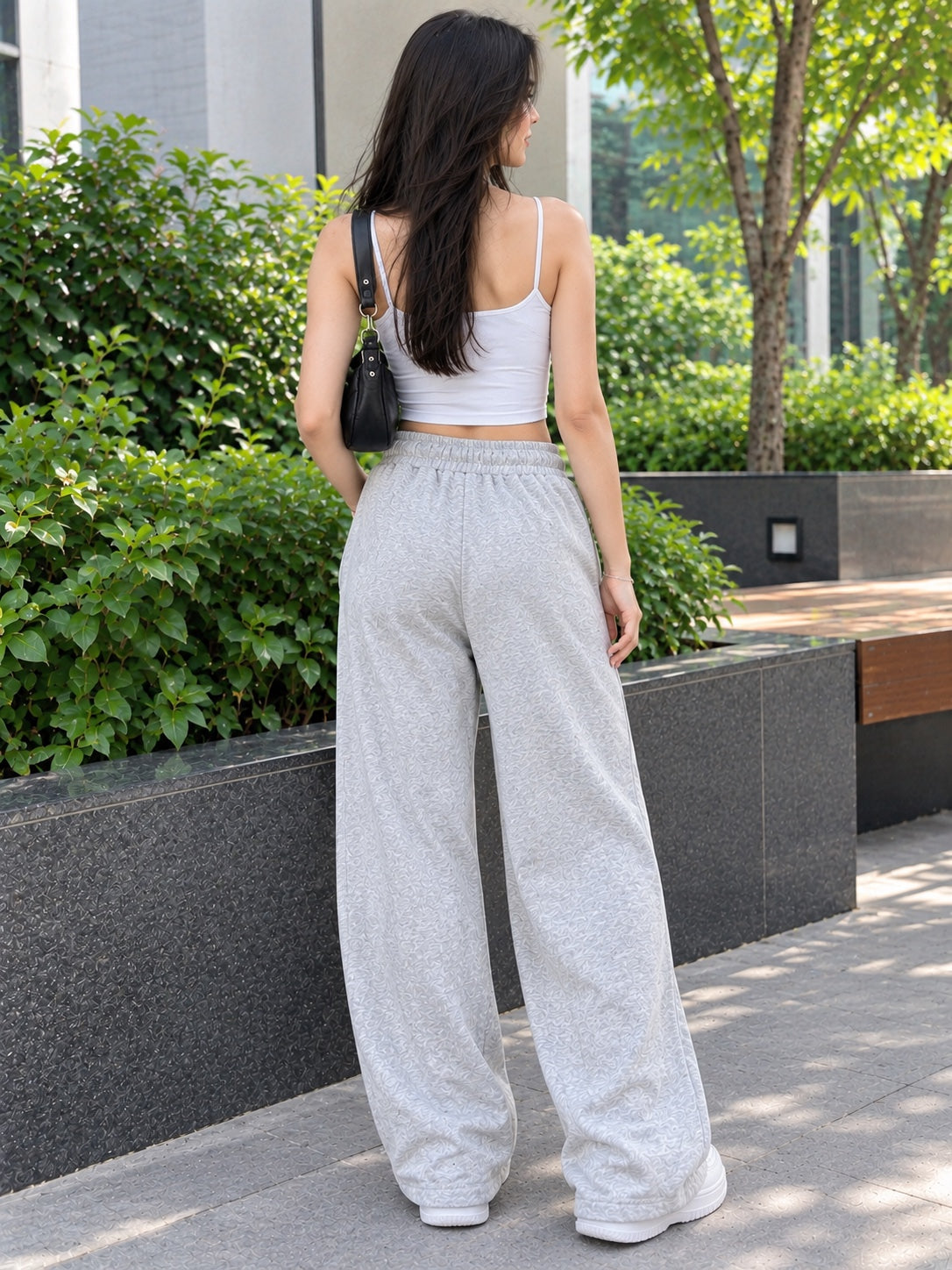 Wide-Leg Jogger Trousers / Relaxed Fit Sweatpants