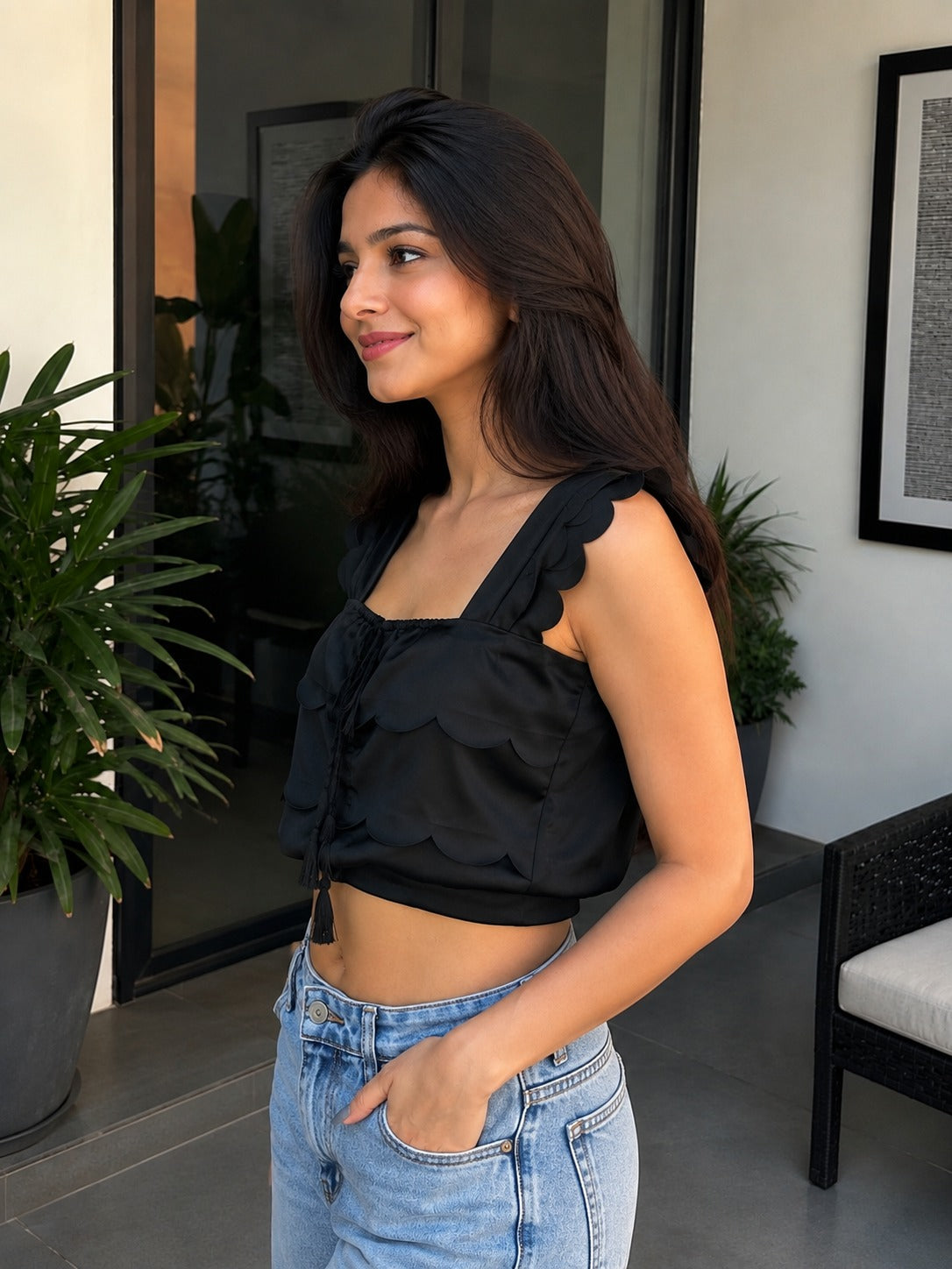 Scalloped Crop Top / Sleeveless Top